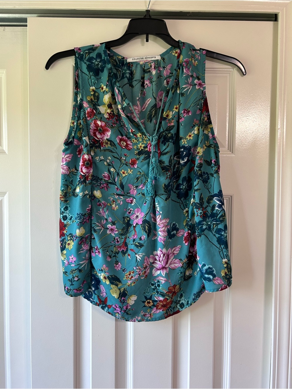 Floral Tassel V-Neck Tank